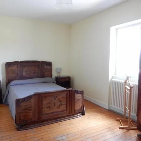 House Location Neuvy, 4 Pieces, 6 Personnes * Neuvy (Allier)